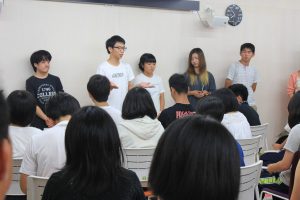 鳥取大学の学生達が、大学紹介をしてくれました。